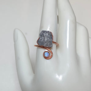 Raw Blue Apatite with Facted Swirl Copper Alchemy Ring