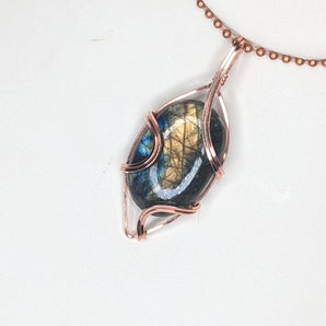 Simple Labradorite Copper Pendant