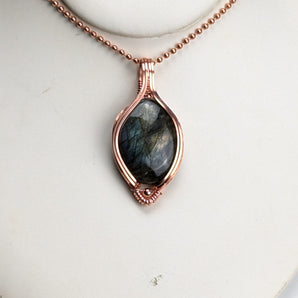 Labradorite Minimalists Pendant
