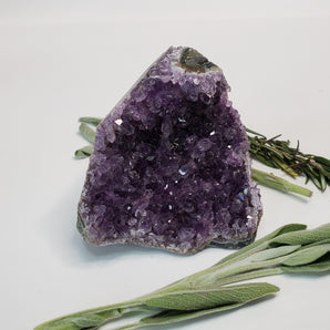 Uruguayan Amethyst Cut Base